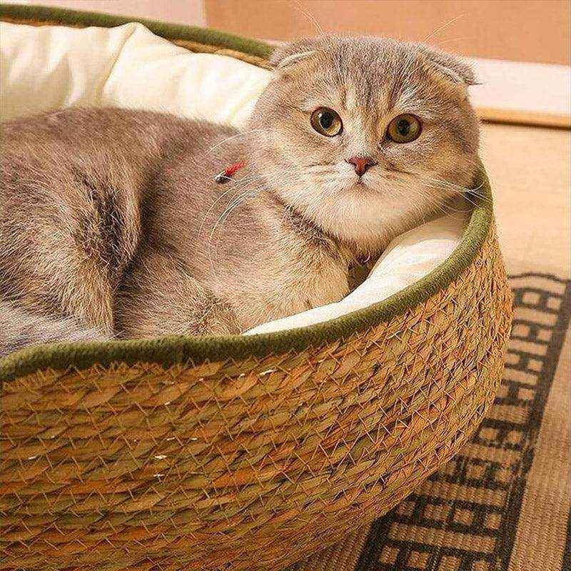 Comfortable Cat Bed Basket with Woven Mat for Cozy Resting