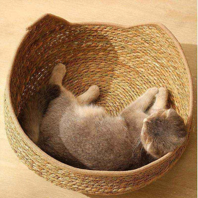 Comfortable Cat Bed Basket with Woven Mat for Cozy Resting