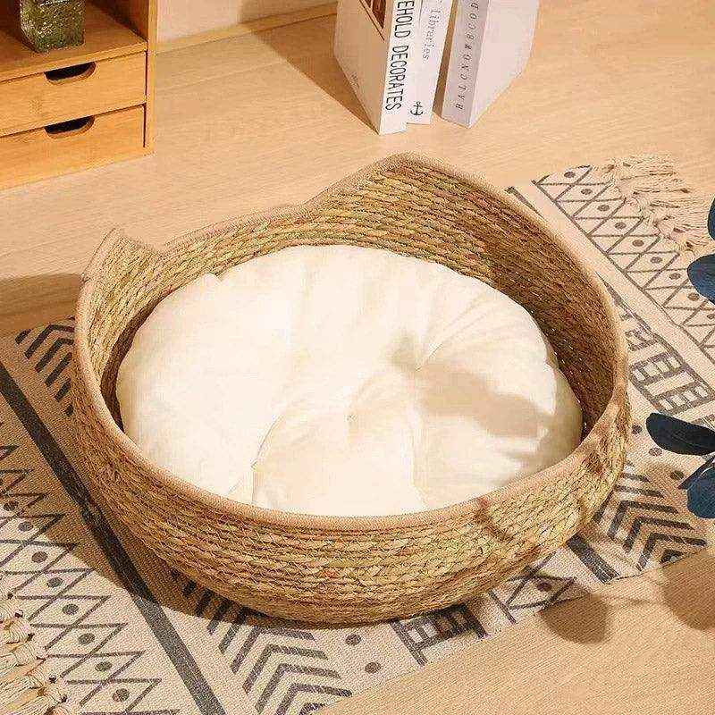 Comfortable Cat Bed Basket with Woven Mat for Cozy Resting