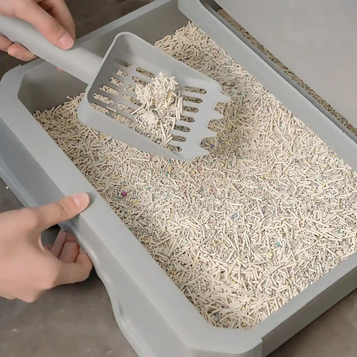 Fully Enclosed Cat Litter Box with Drawer and Scoop