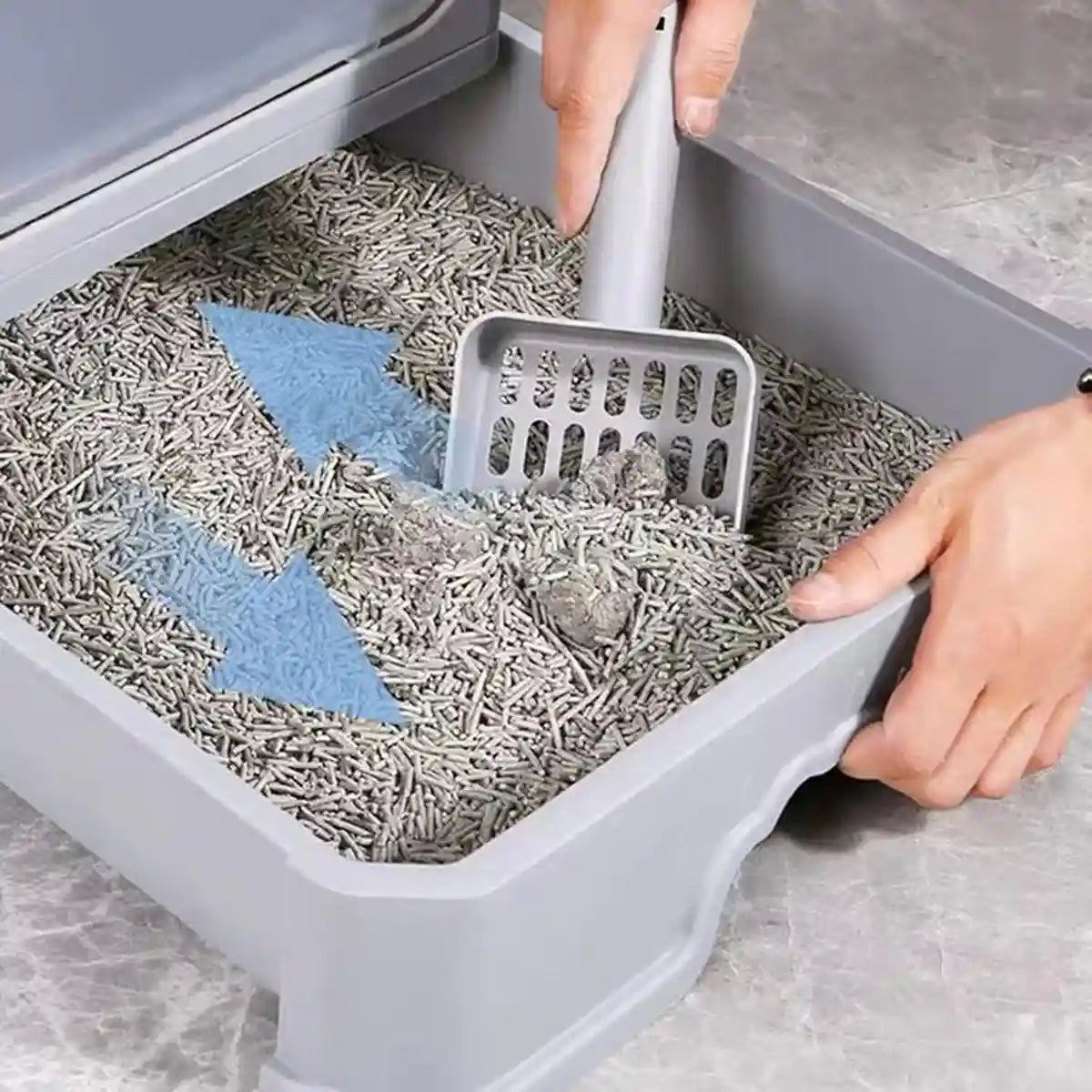 Fully Enclosed Cat Litter Box with Drawer and Scoop