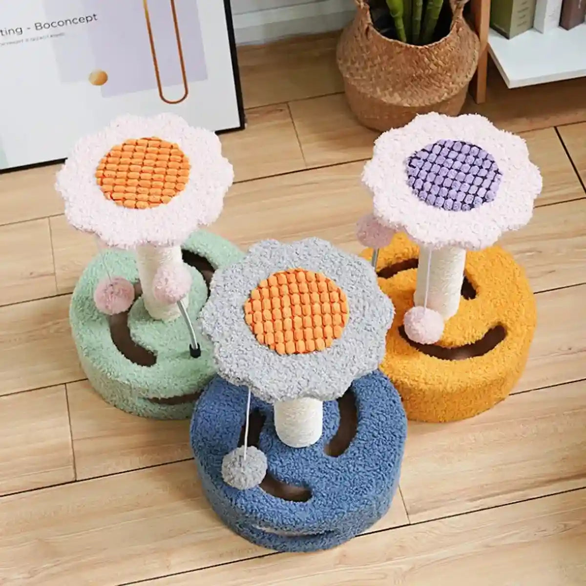 Flower Cat Climbing Frame with Trackball and Scratching Post