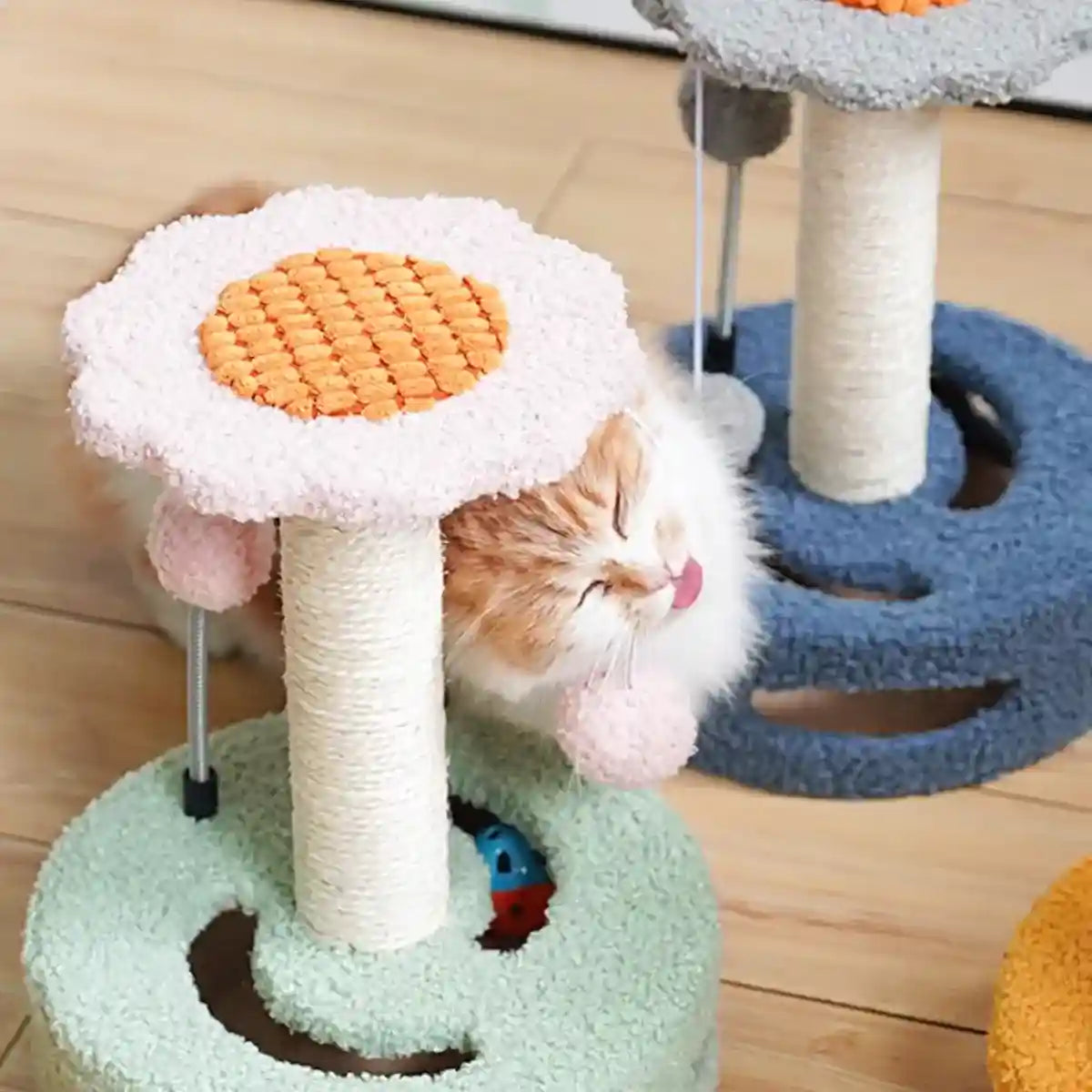 Flower Cat Climbing Frame with Trackball and Scratching Post