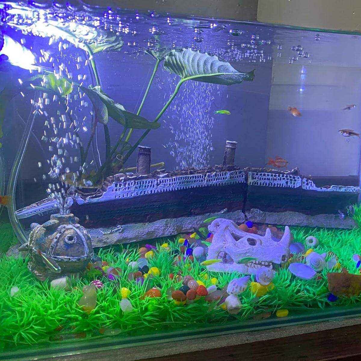 Titanic Shipwreck Aquarium Decoration Realistic Resin Design for Fish Tanks