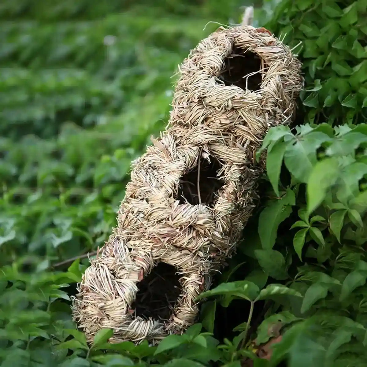 Natural Woven Hanging Bird Nest Peanut Style Bird House for Garden