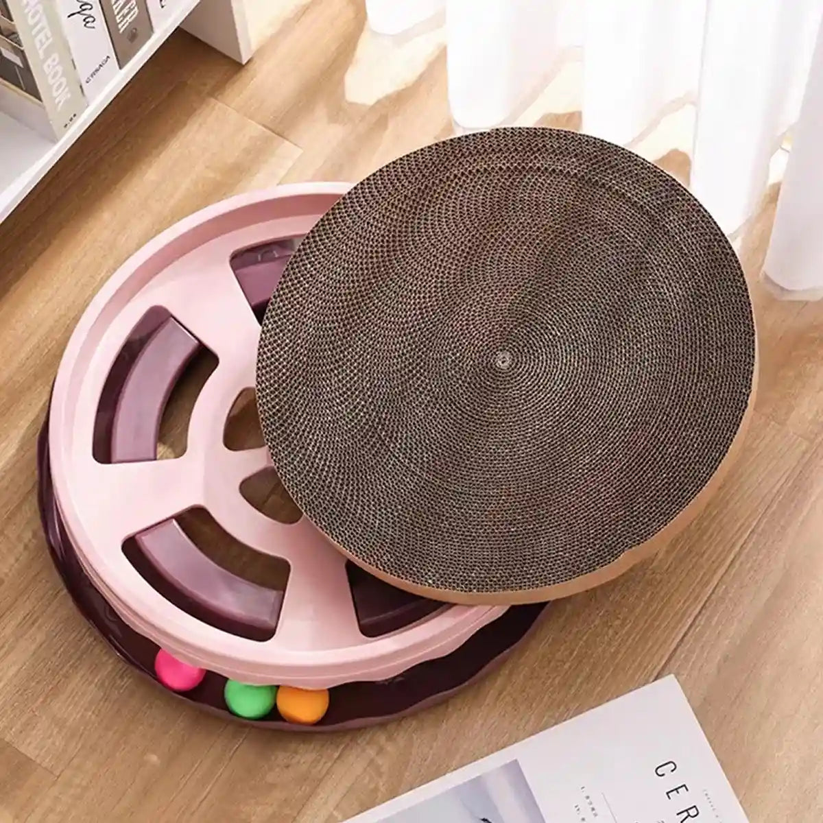 Interactive Cat Scratching Pad Round Corrugated Play Toy with Balls