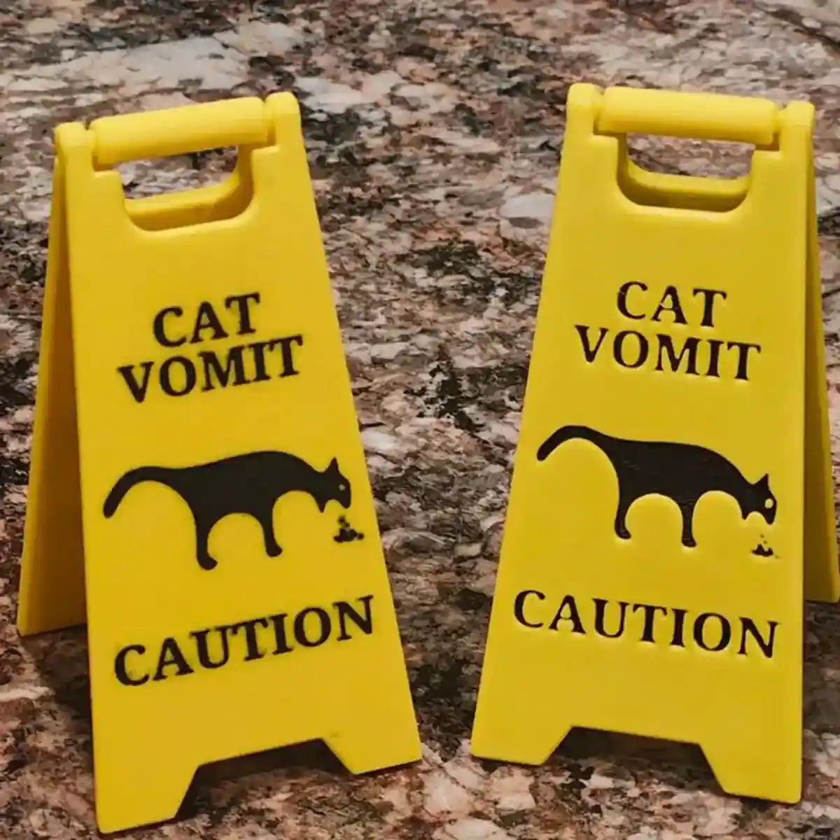 Funny Pet Vomit Warning Signs 2-Pack Cat & Dog Resin Markers