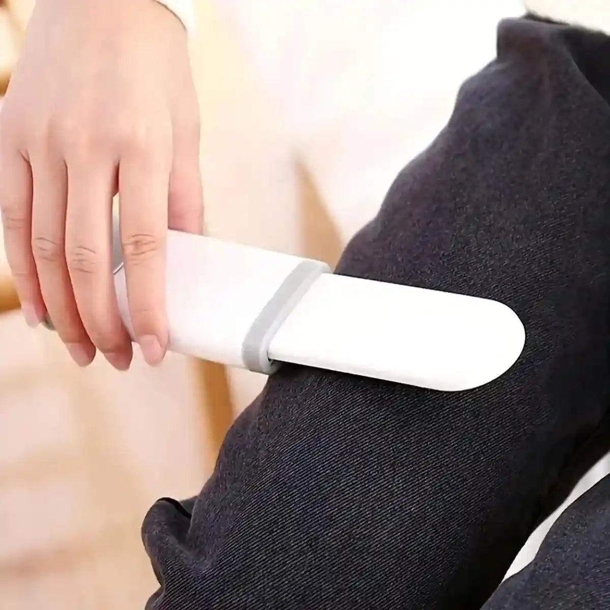 Reusable Pet Hair Remover Brush for Clothes Carpet & Sofa