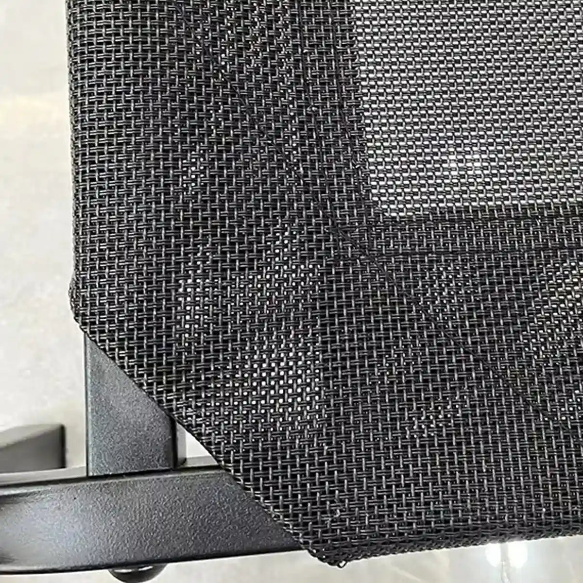 Elevated Breathable Pet Bed for Indoor and Outdoor Use