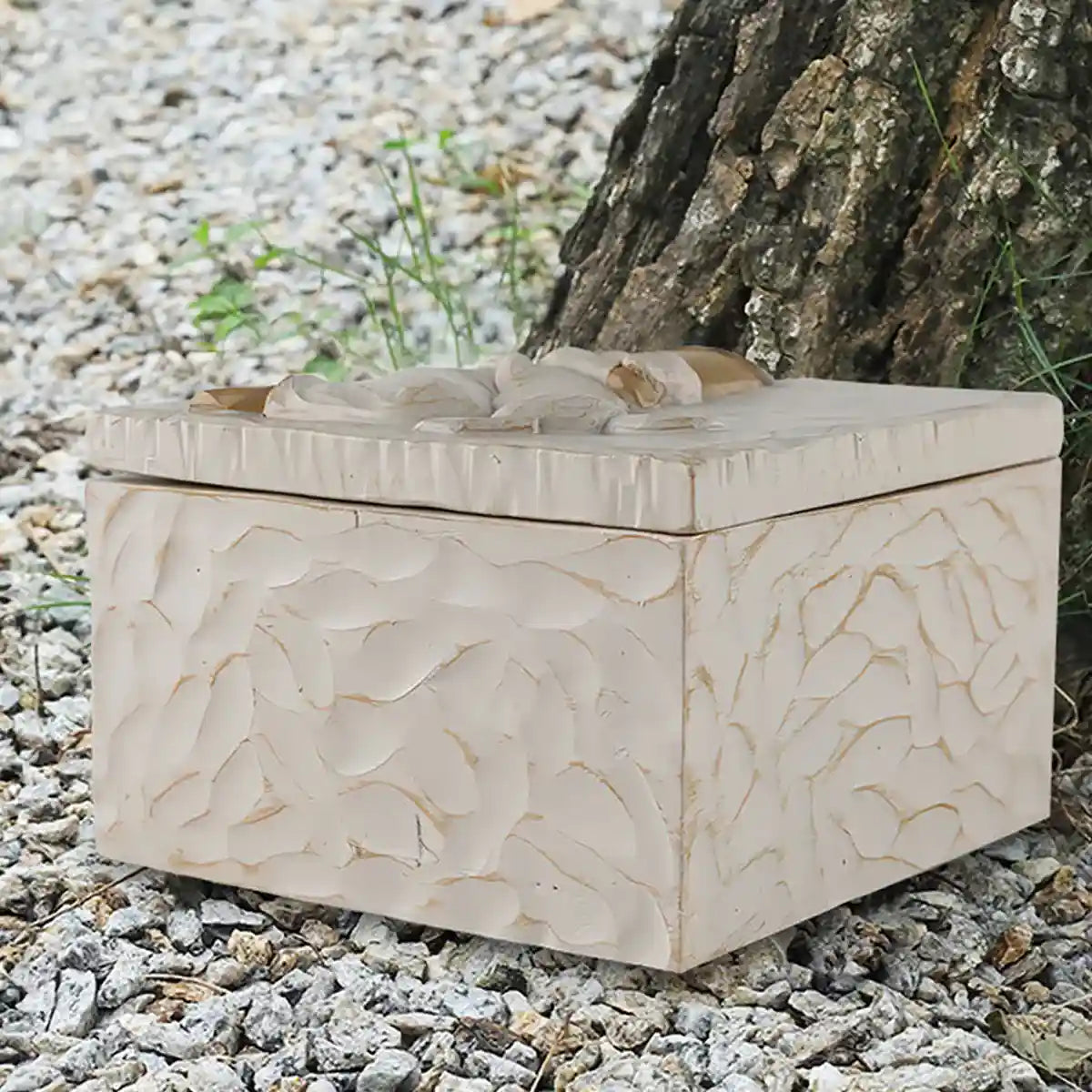 Keepsake Resin Pet Urn Memorial Box for Ashes and Mementos