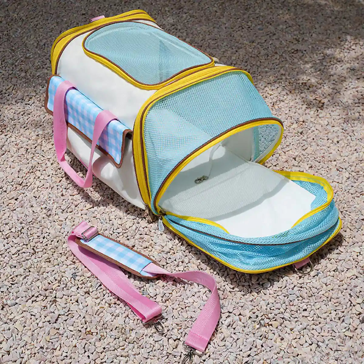 Portable Pet Travel Bag With Expandable Design