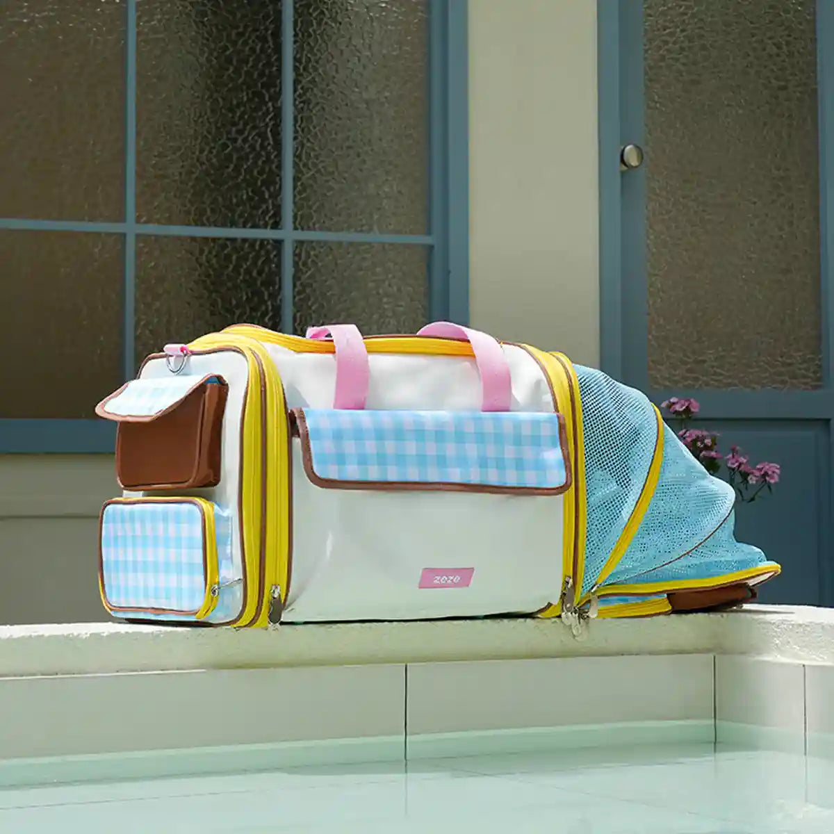 Portable Pet Travel Bag With Expandable Design