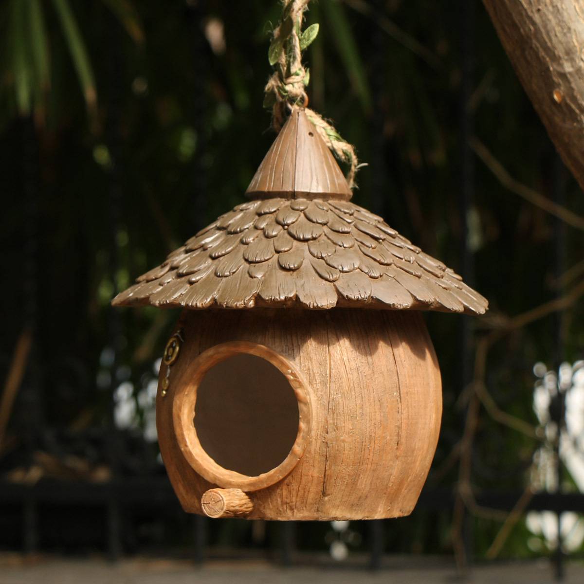 Hanging Bird House Resin Garden Bird Nest