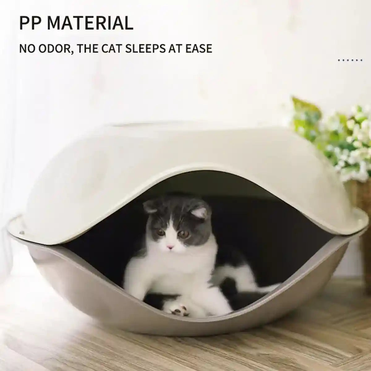 Semi Enclosed Eggshell Cat Bed for Indoor Use
