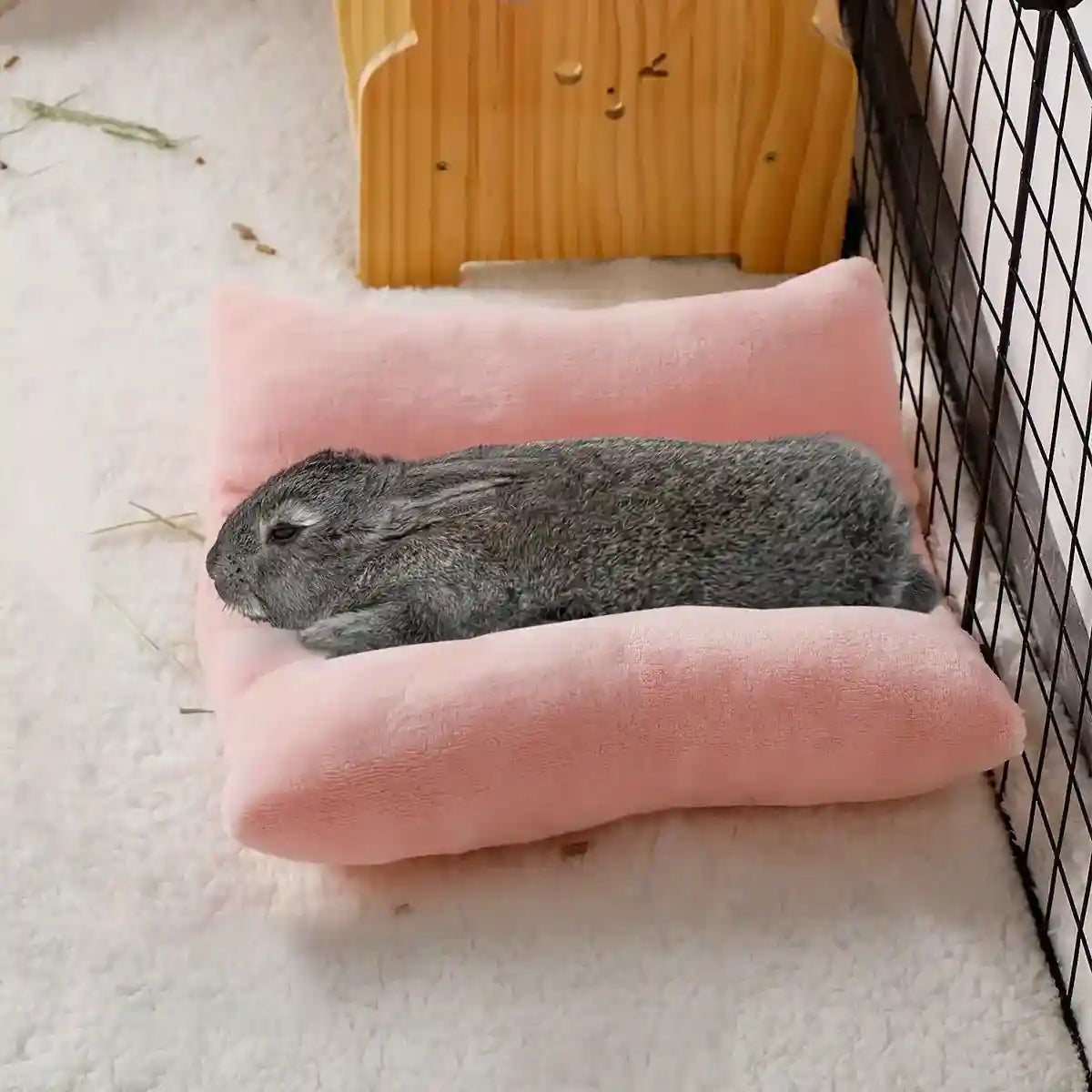 Soft Plush Sleeping Mat for Small Animals – Washable Flannel Bed