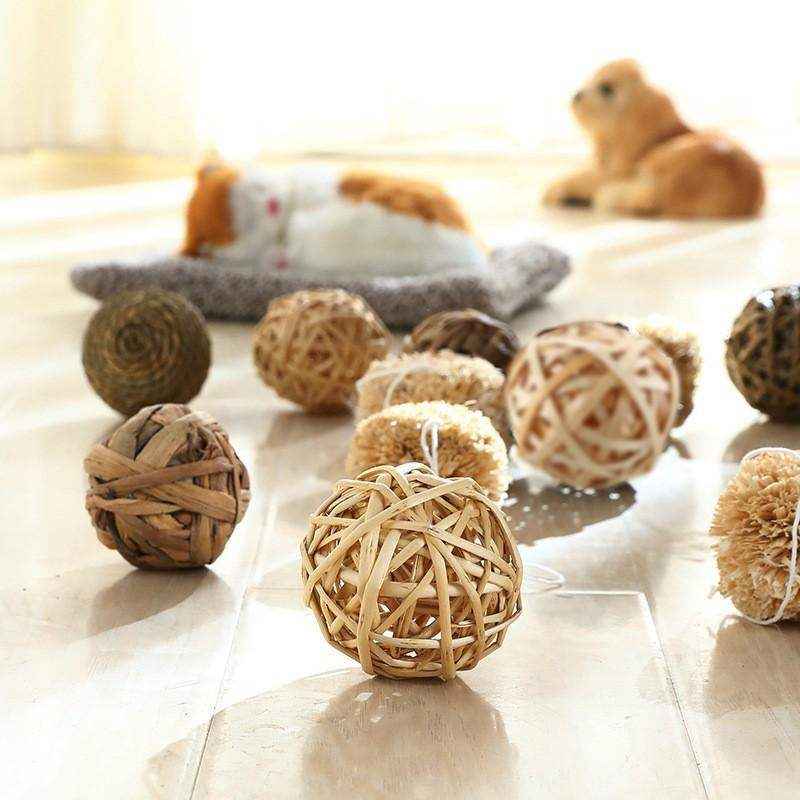 Durable Chew Toys for Rabbits Natural Grass Ball Set