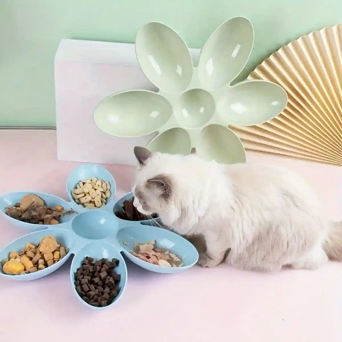 Petal-Shaped Multi-Cat Feeding Bowl