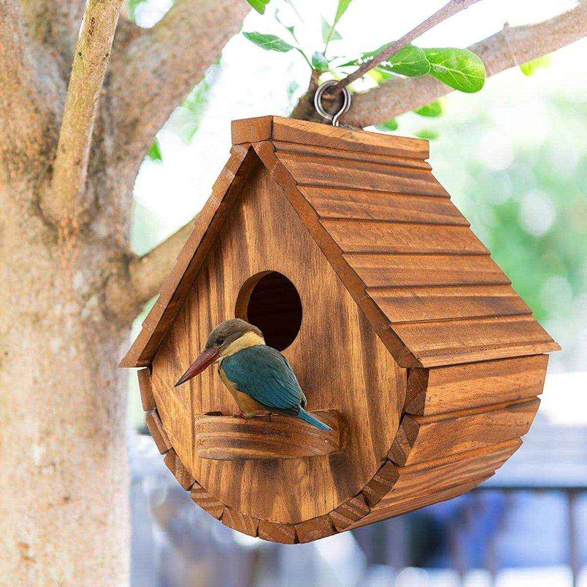 Hanging Wooden Birdhouse Outdoor Bird Shelter