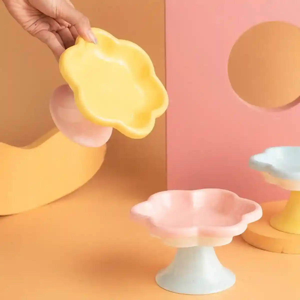 Elevated Ceramic Cat Bowl Anti-Knock Flower-Shaped Dish for Cats & Small Pets