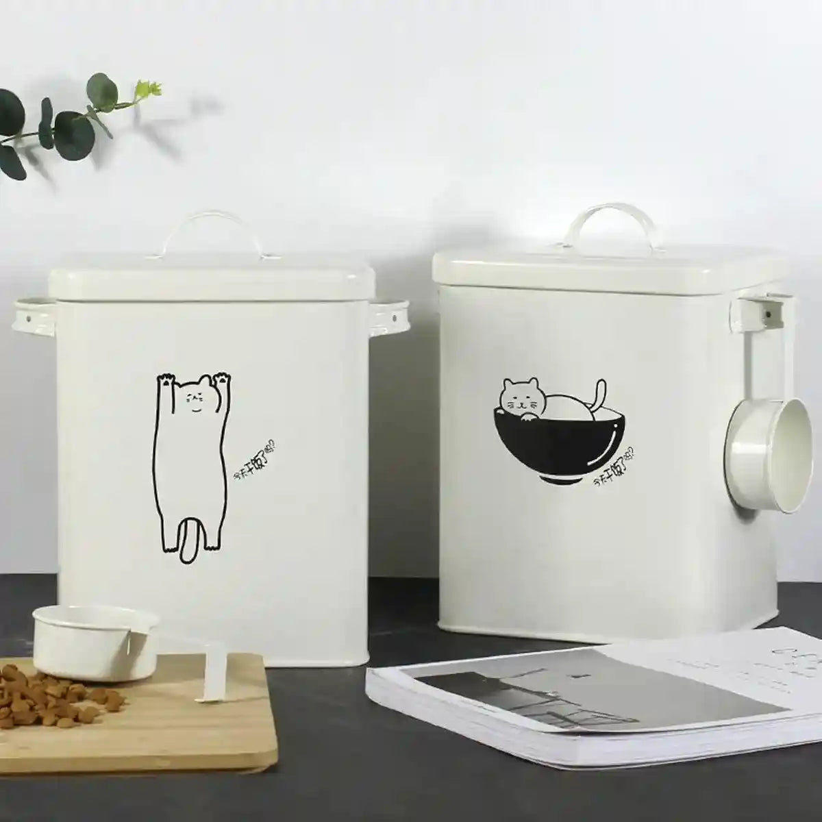 Pet Food Storage Container with Measuring Scoop 6L