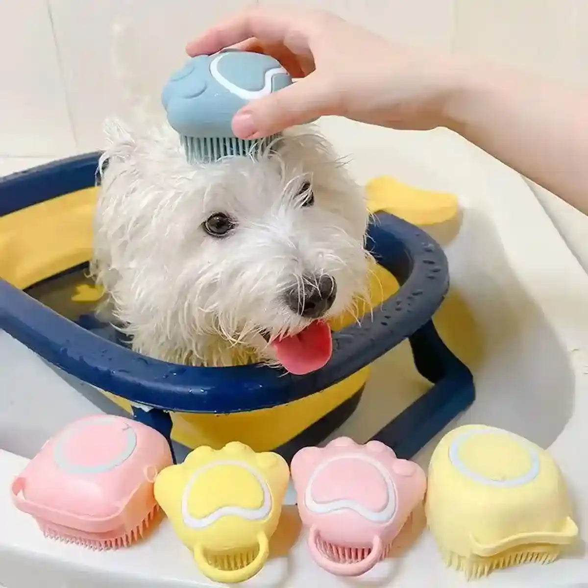 Multifunctional Silicone Pet Bath Brush For Dogs and Cats