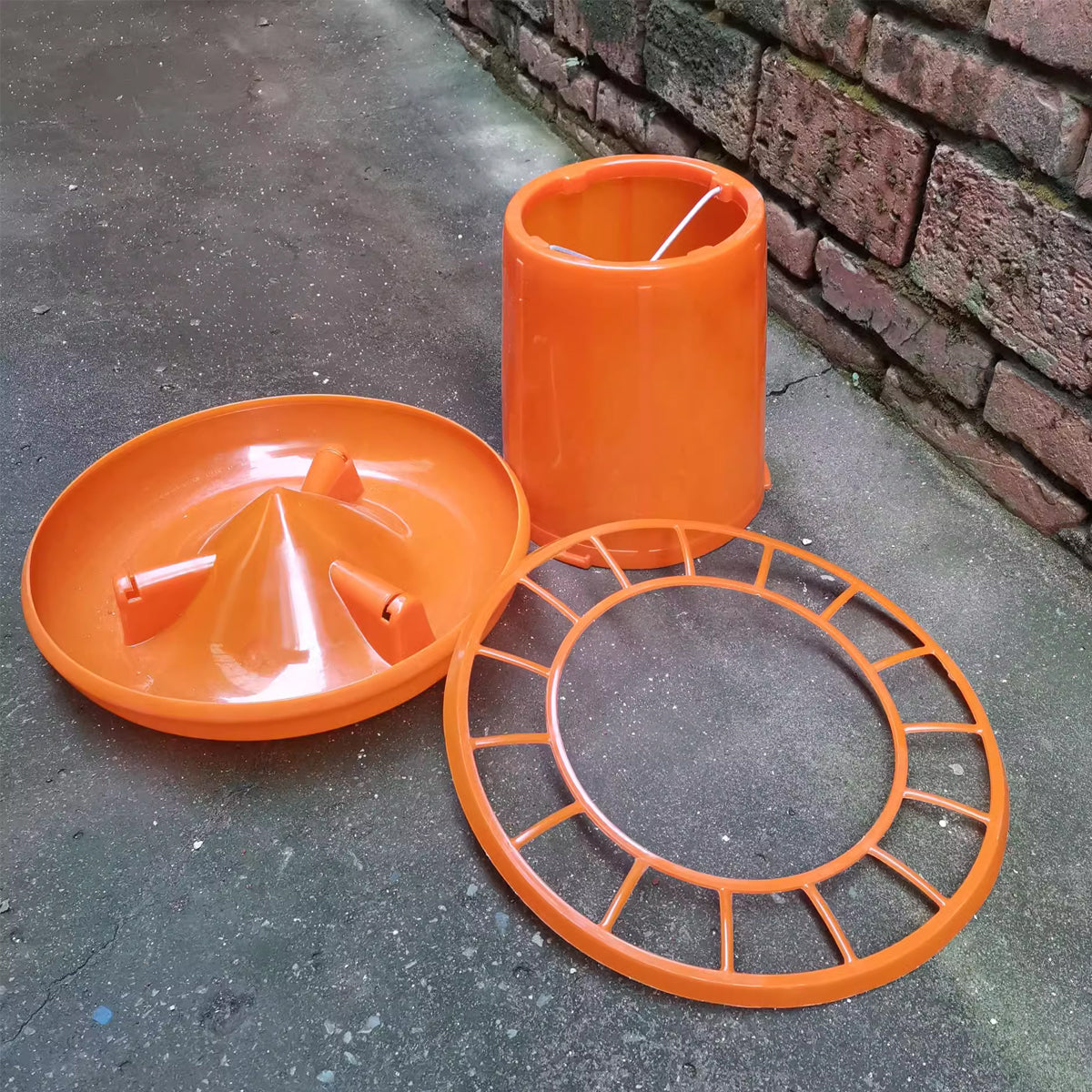 10KG Chicken Feeder Pail With Steel Handle