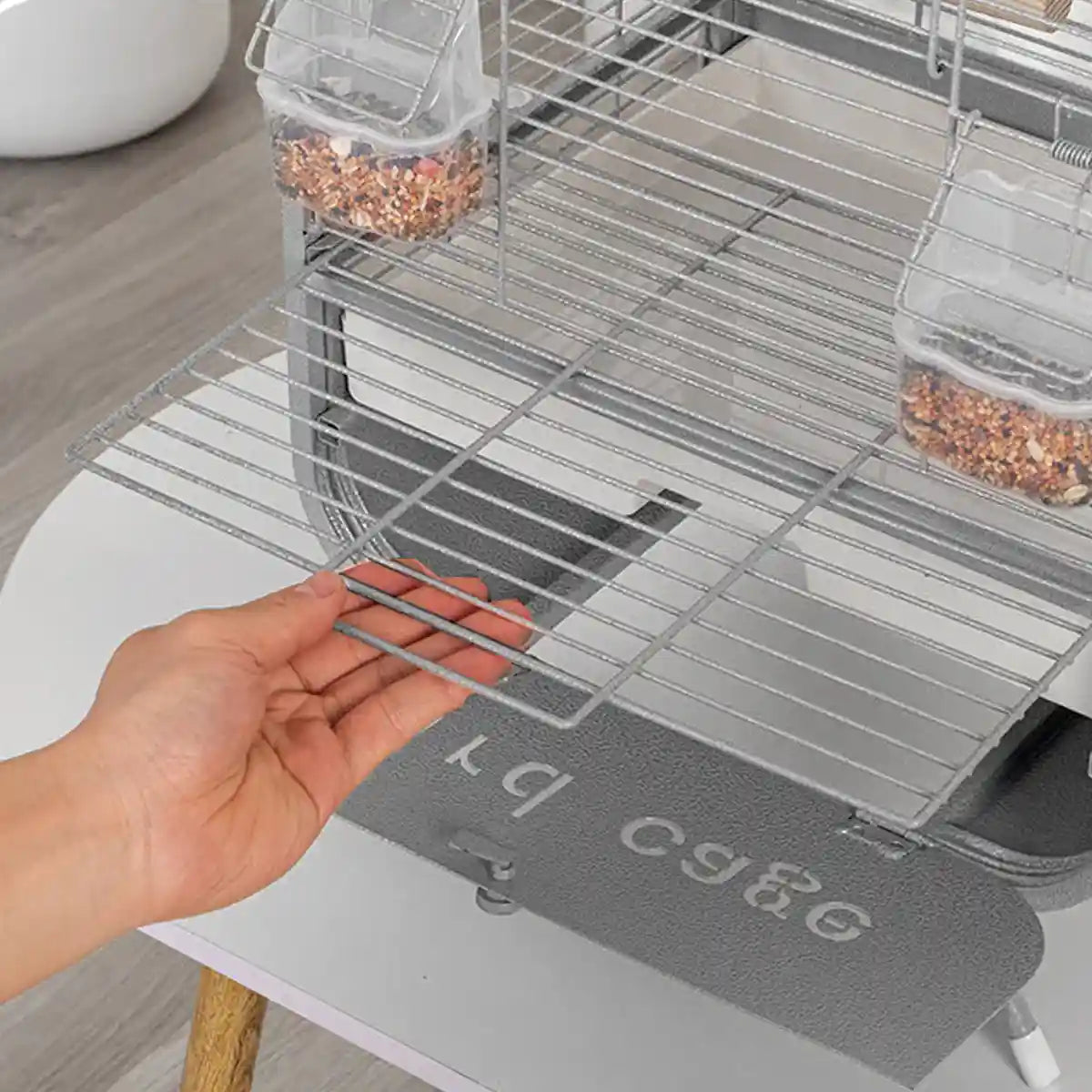 Parrot Cage Modern Metal Bird Cage with Stand and Easy-Clean Tray