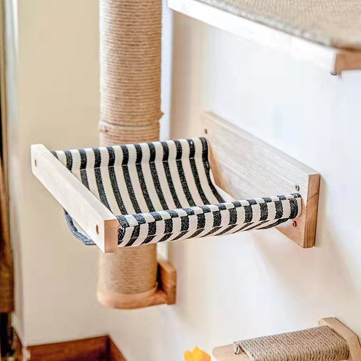 Solid Wood Wall-Mounted Cat Hammock Space-Saving Cozy Cat Bed