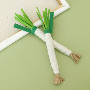 Simulation Shallot Cat Toy with Silvervine