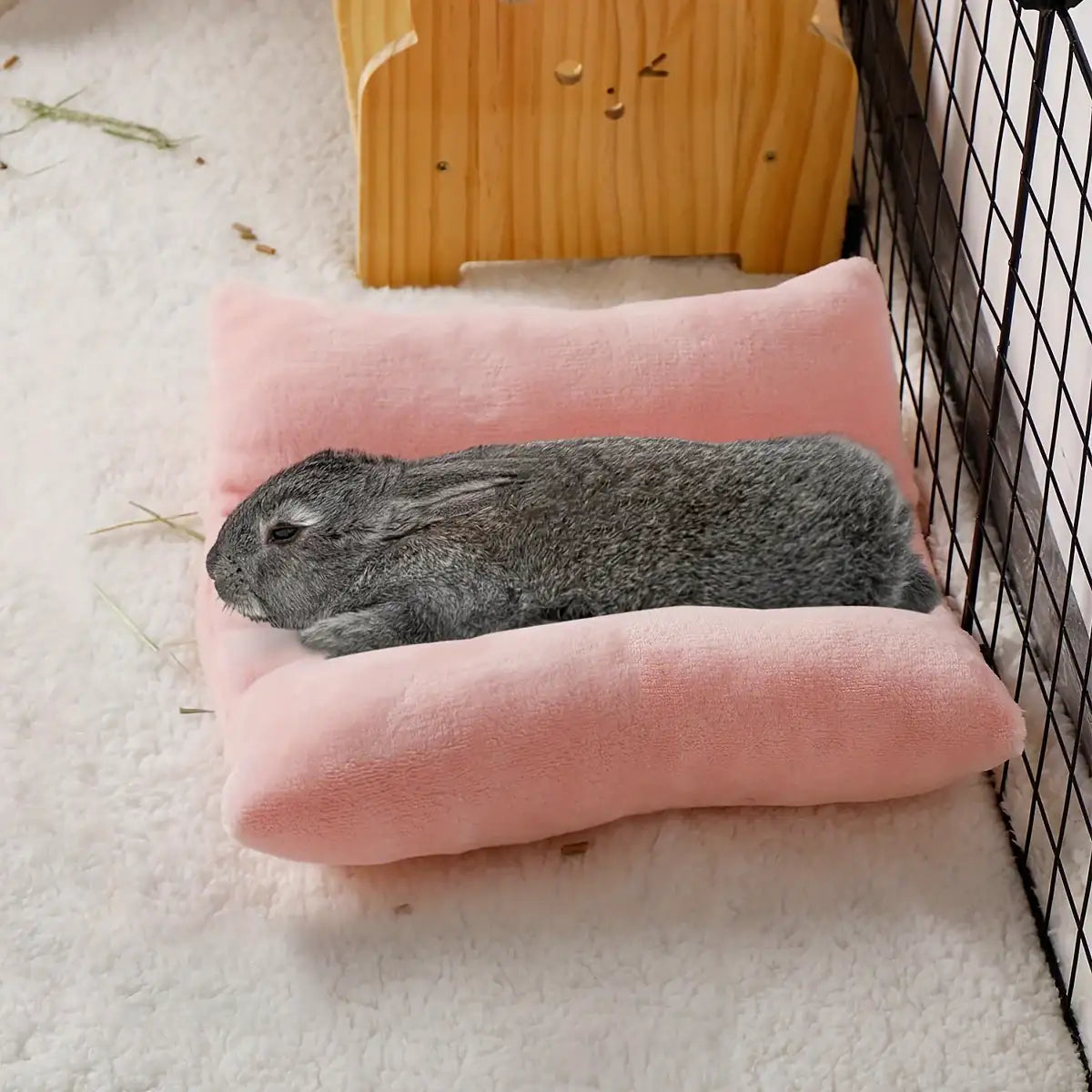Soft Plush Sleeping Mat for Small Animals – Washable Flannel Bed