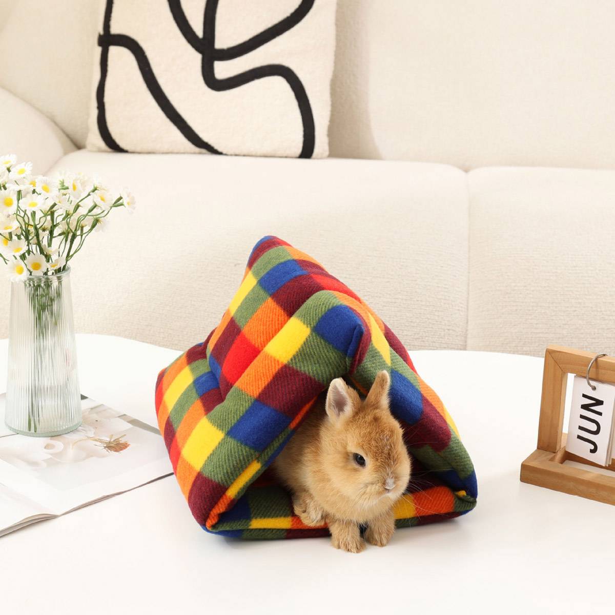 Small Pet Hiding Nest – Fleece Triangle Tent for Rabbits & Guinea Pigs